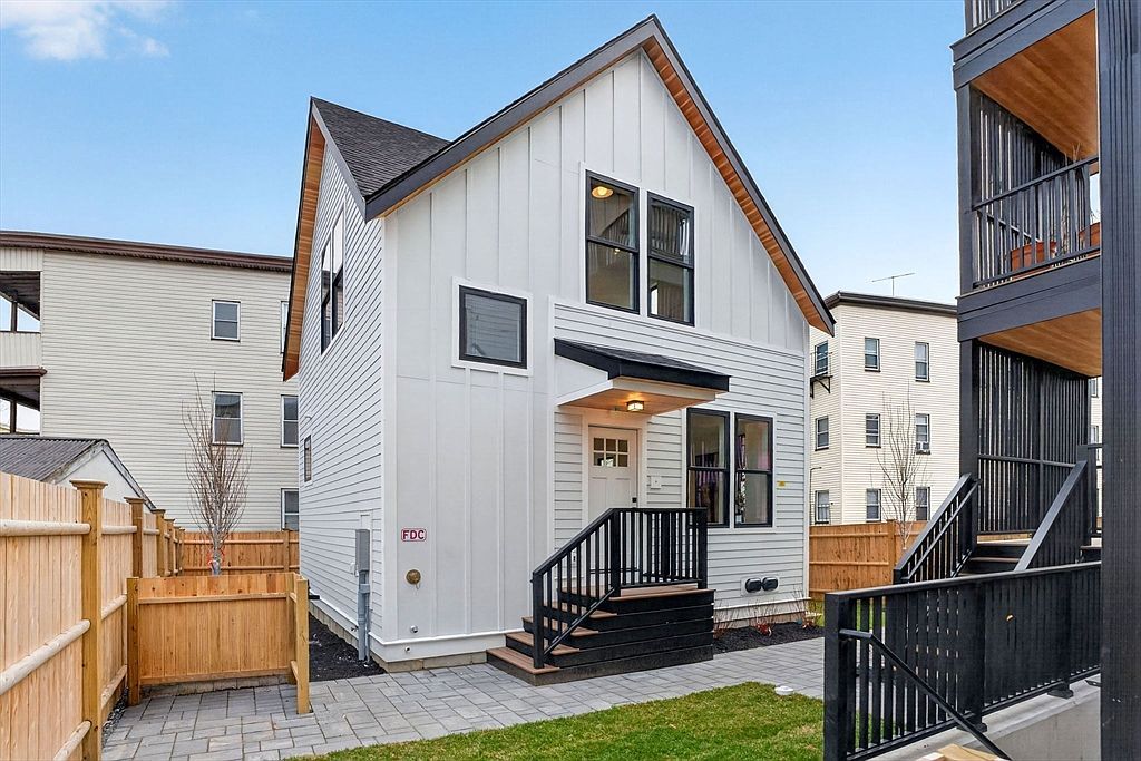 192 Washington St #R Somerville, MA 02143  | Condominium