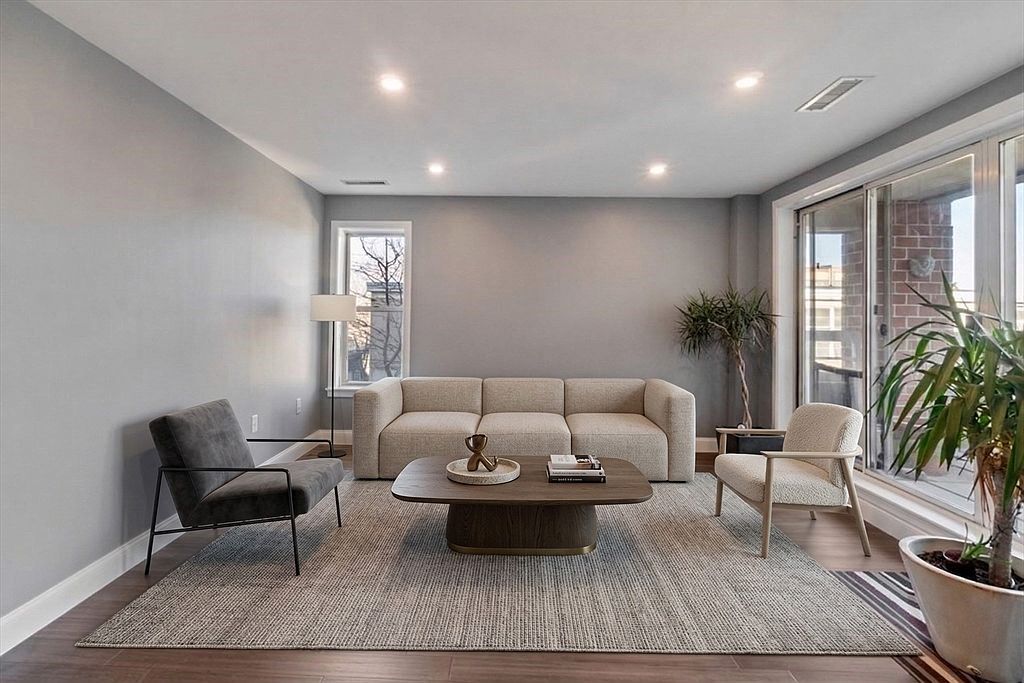 20 Chestnut St #26 Cambridge, MA 02139  | Condominium