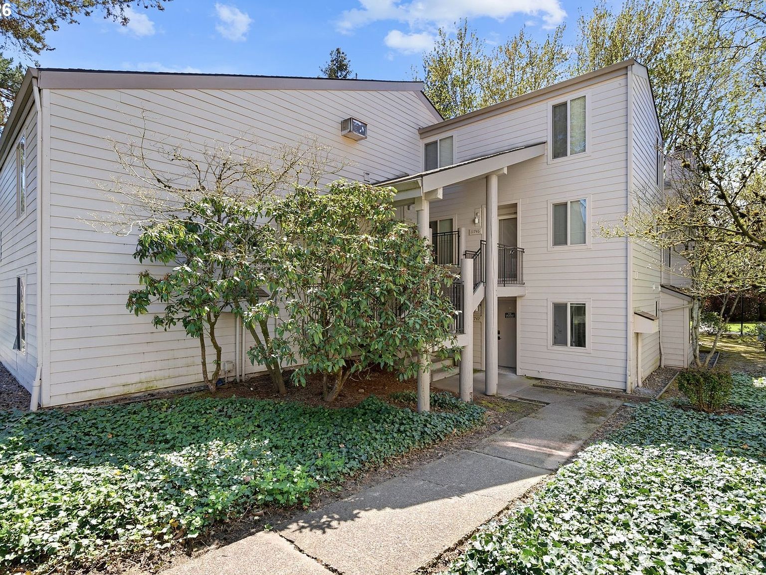 11742 SW Boones Bend Dr Beaverton, OR 97008  | Condominium