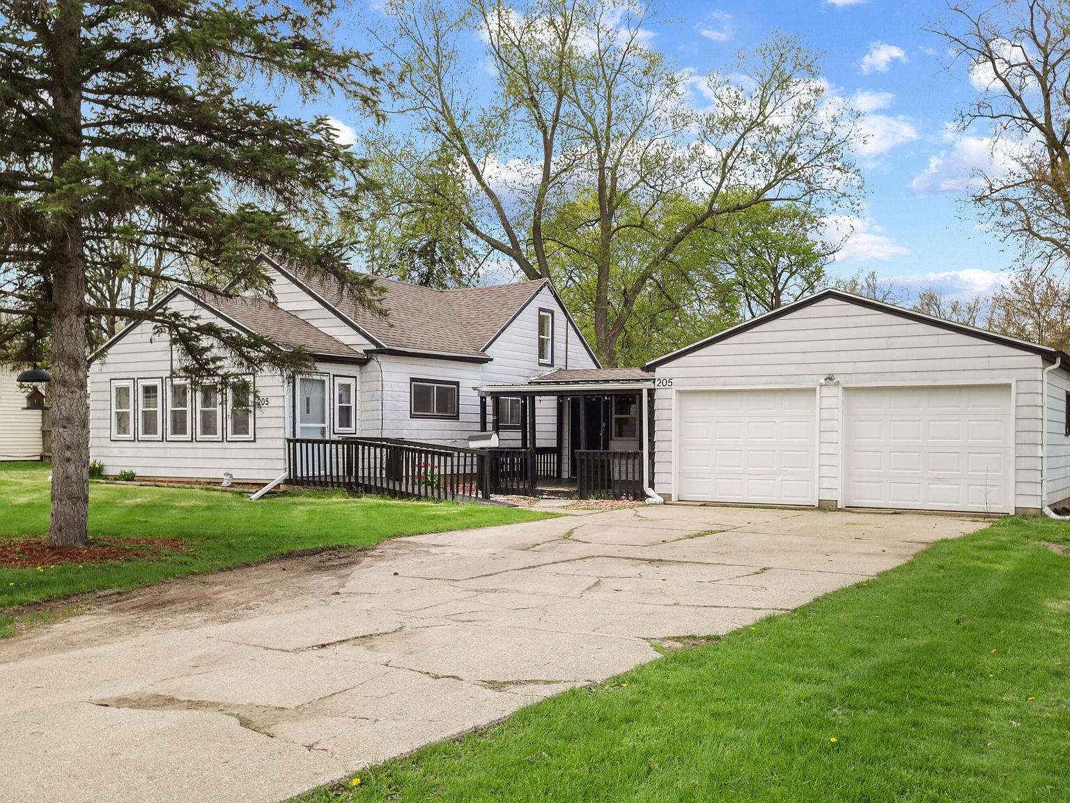 205 Cox Blvd Lansing, MI 48910  | Single Family