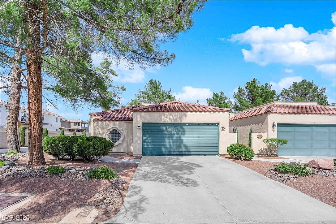 2714 Bridgepointe Dr Las Vegas, NV 89121 - Thumbnail 2