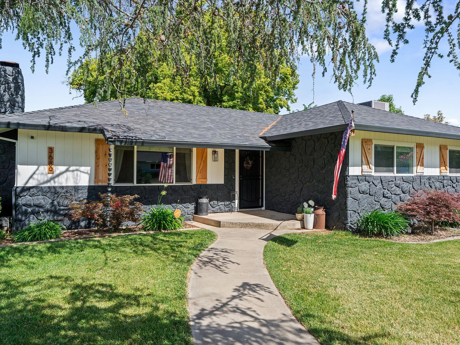 3689 Suzanne Way Redding, CA 96002  | Single Family