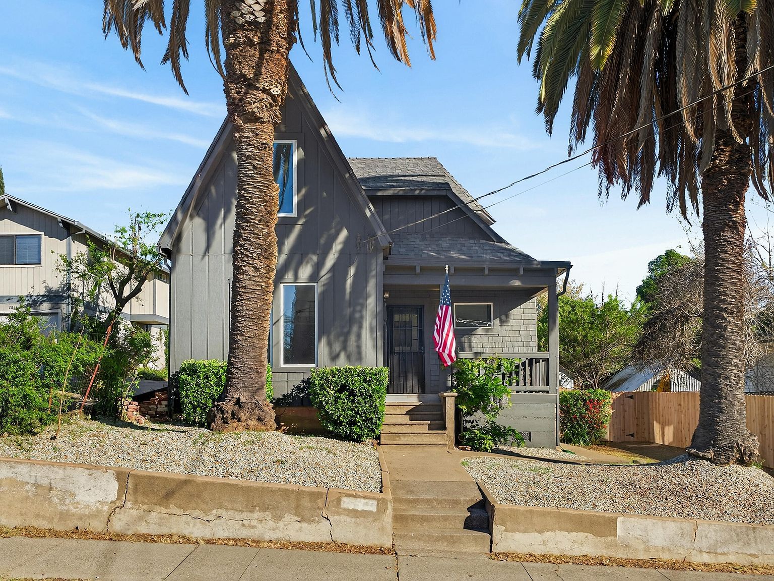 2036 Placer St Redding, CA 96001 - Thumbnail 2