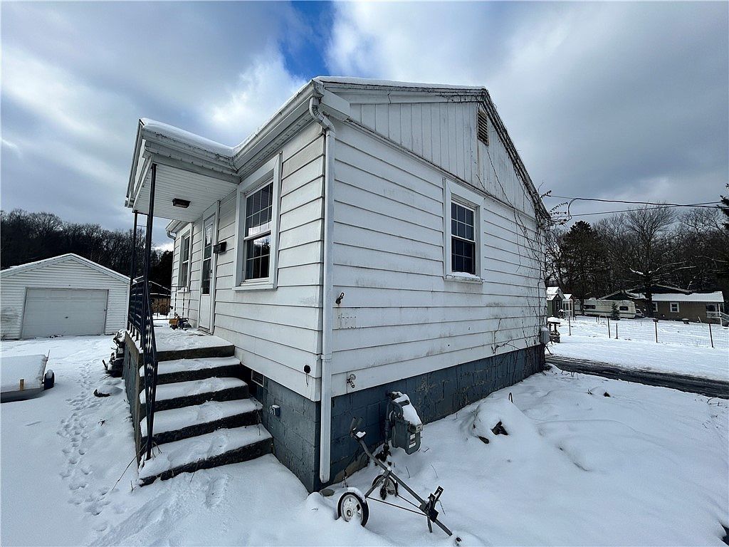 3079 McClelland Ave New Castle, PA 16101 - Thumbnail 2