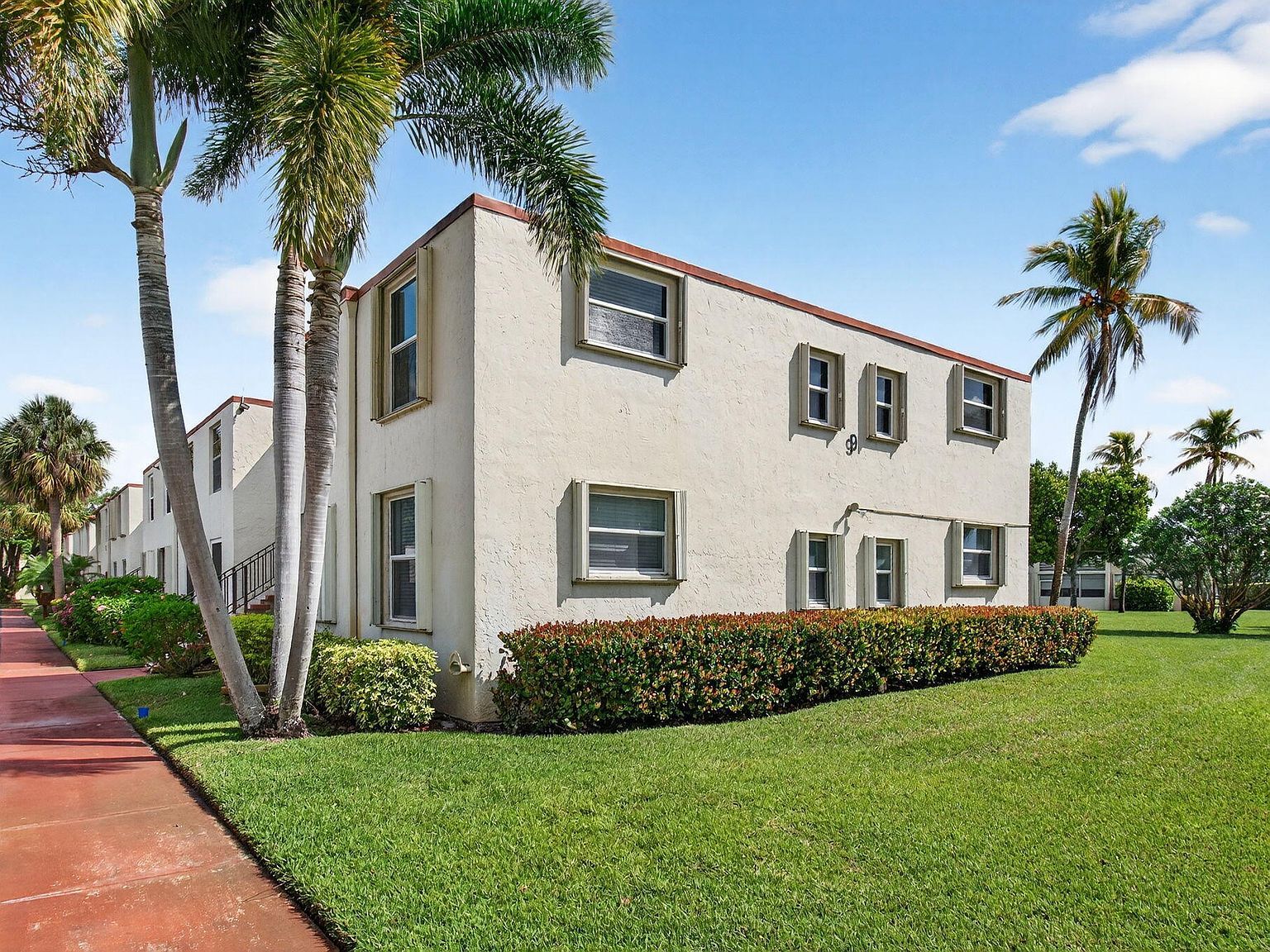 9 Willowbrook Ln APT 208 Delray Beach, FL 33446  | Condominium