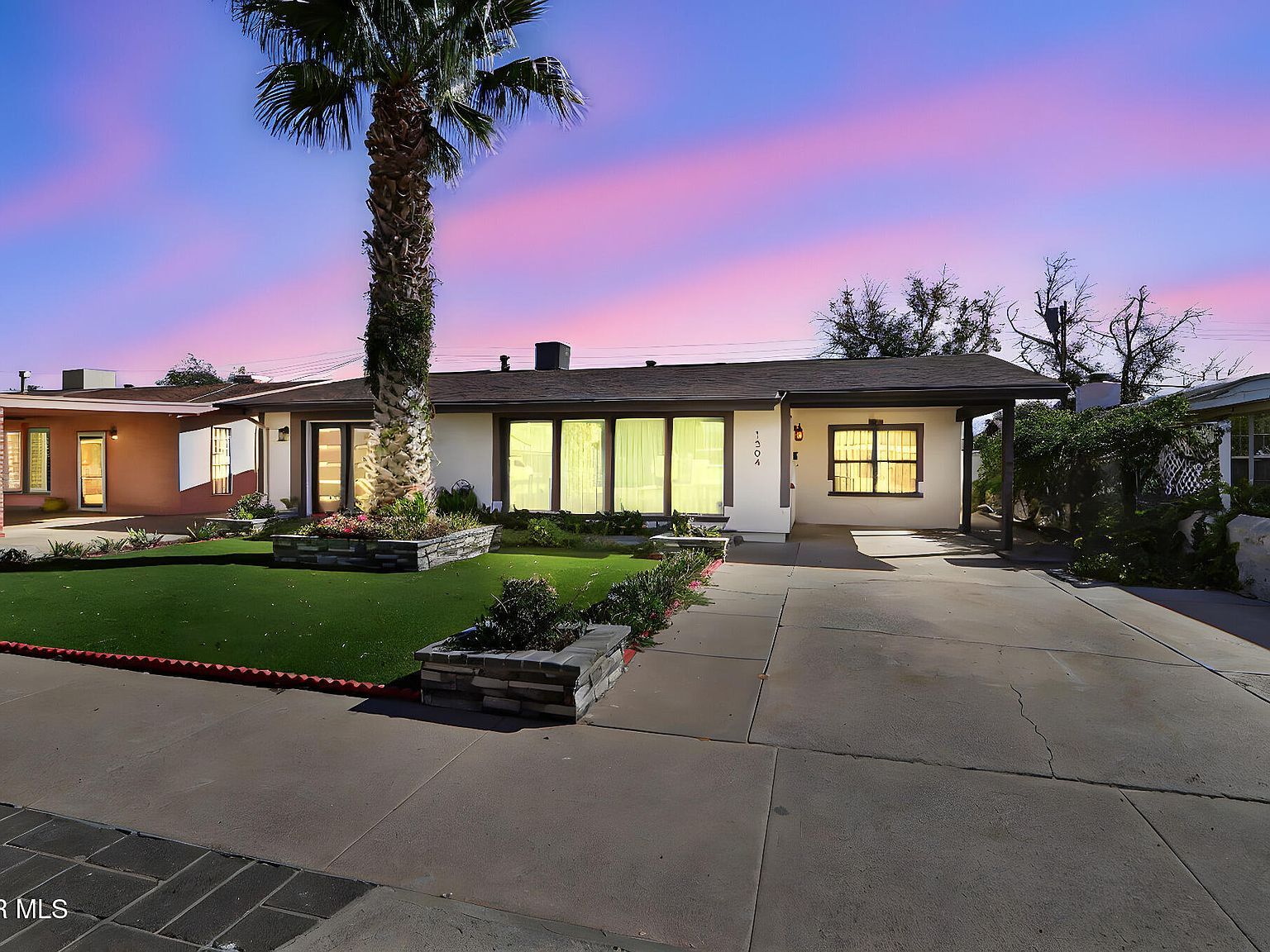 1304 Honeysuckle Dr El Paso, TX 79925 - Thumbnail 2