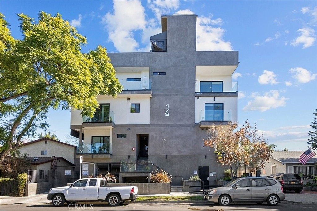 178 N Alexandria Ave Los Angeles, CA 90004 - Thumbnail 2