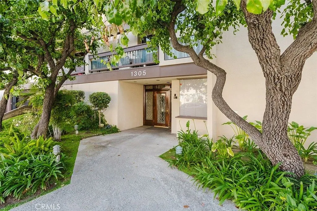 1305 N Columbus Ave Unit 204 Glendale, CA 91202, 91202