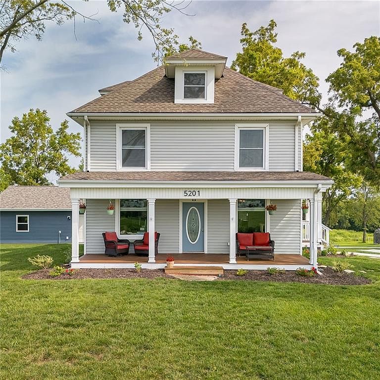 5201 Cook Rd Saint Joseph, MO 64505 - Thumbnail 2