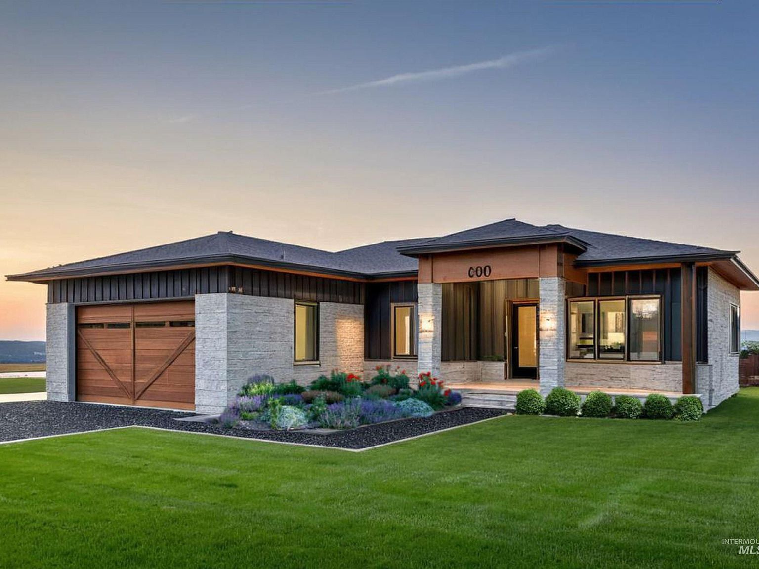 550 Oxford St Burley, ID 83318 - Thumbnail 2