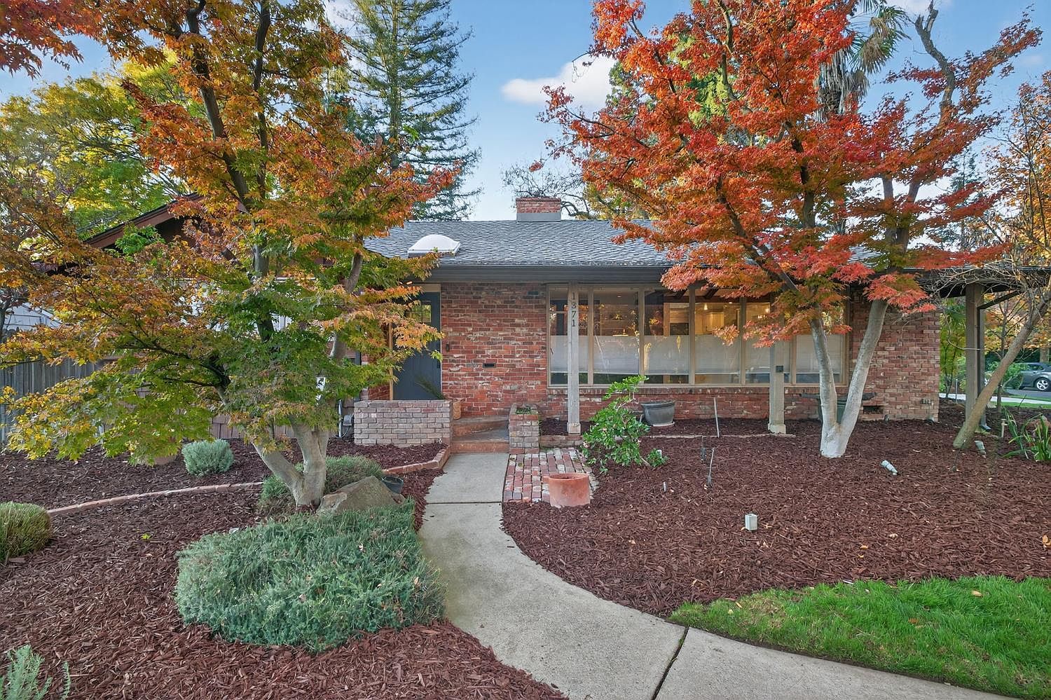 1371 El Nido Way Sacramento, CA 95864 - Thumbnail 2