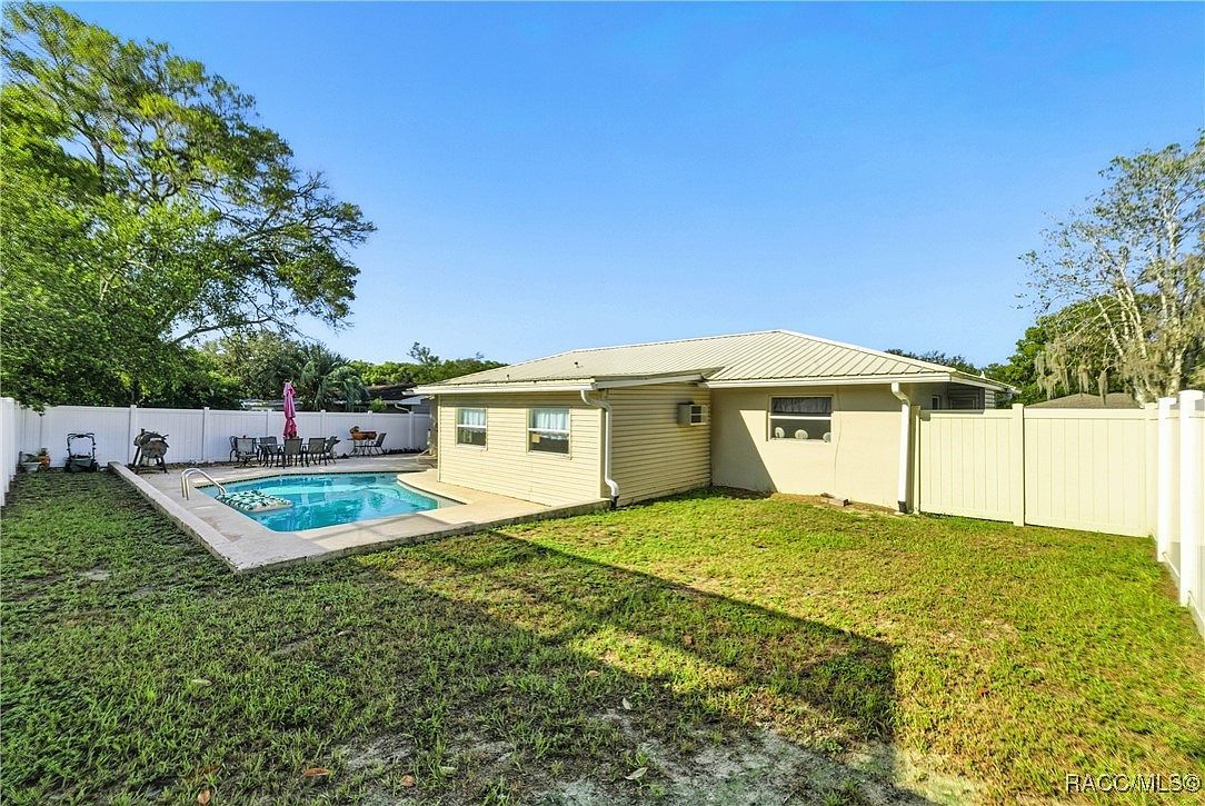 9201 N Caressa Way Citrus Springs, FL 34434 - Thumbnail 2