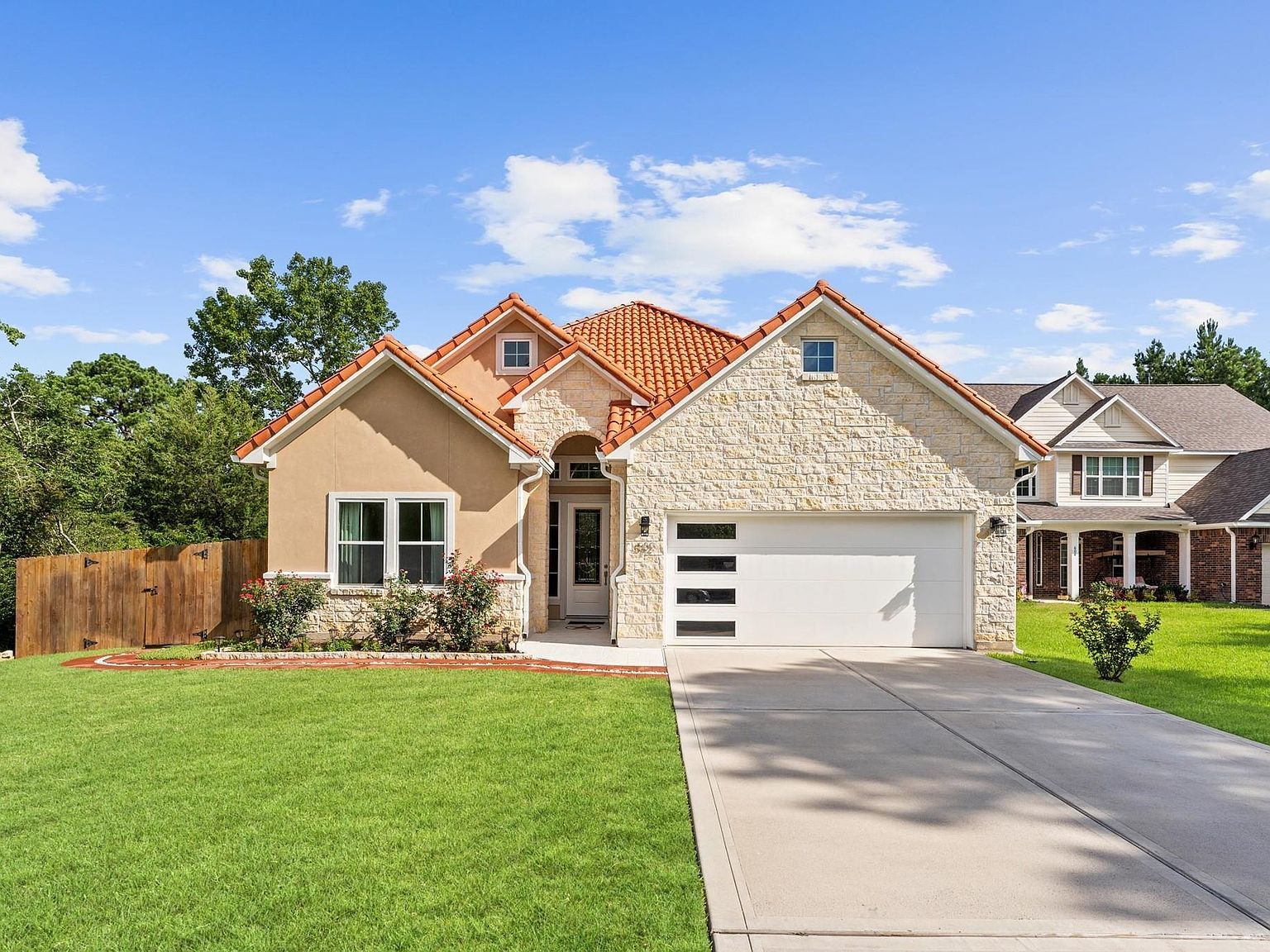 532 Carrell St Tomball, TX 77375 - Thumbnail 2