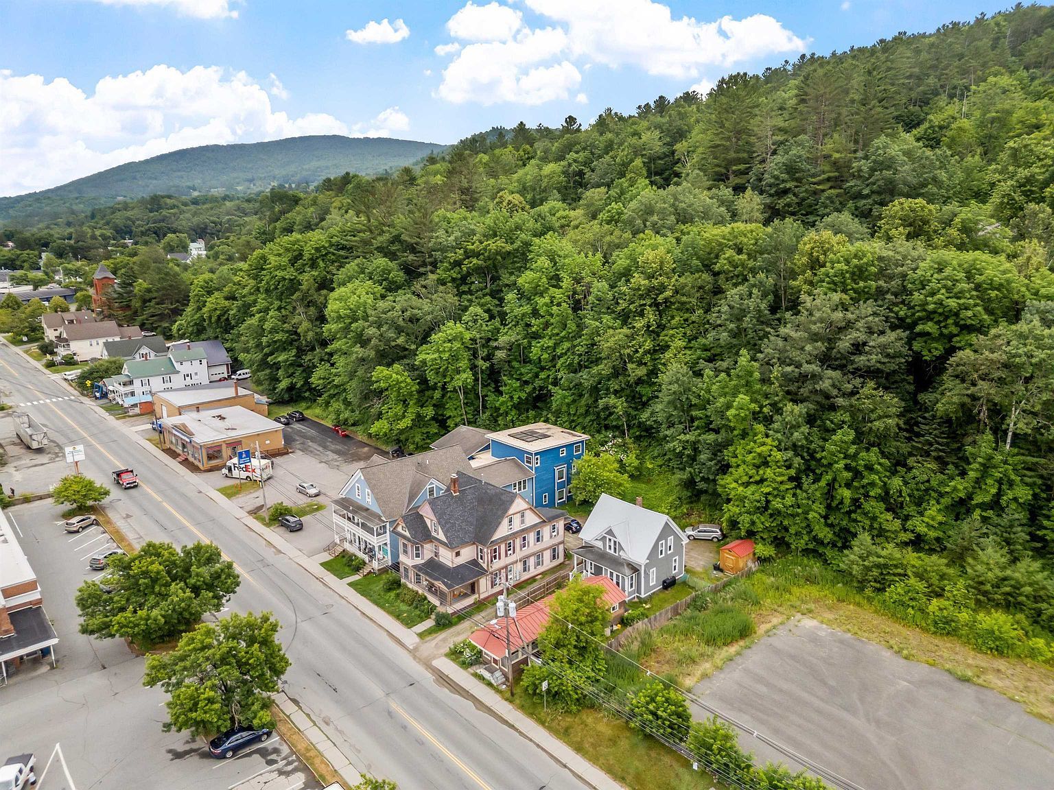 376 Portland St Saint Johnsbury, VT 05819 - Thumbnail 2