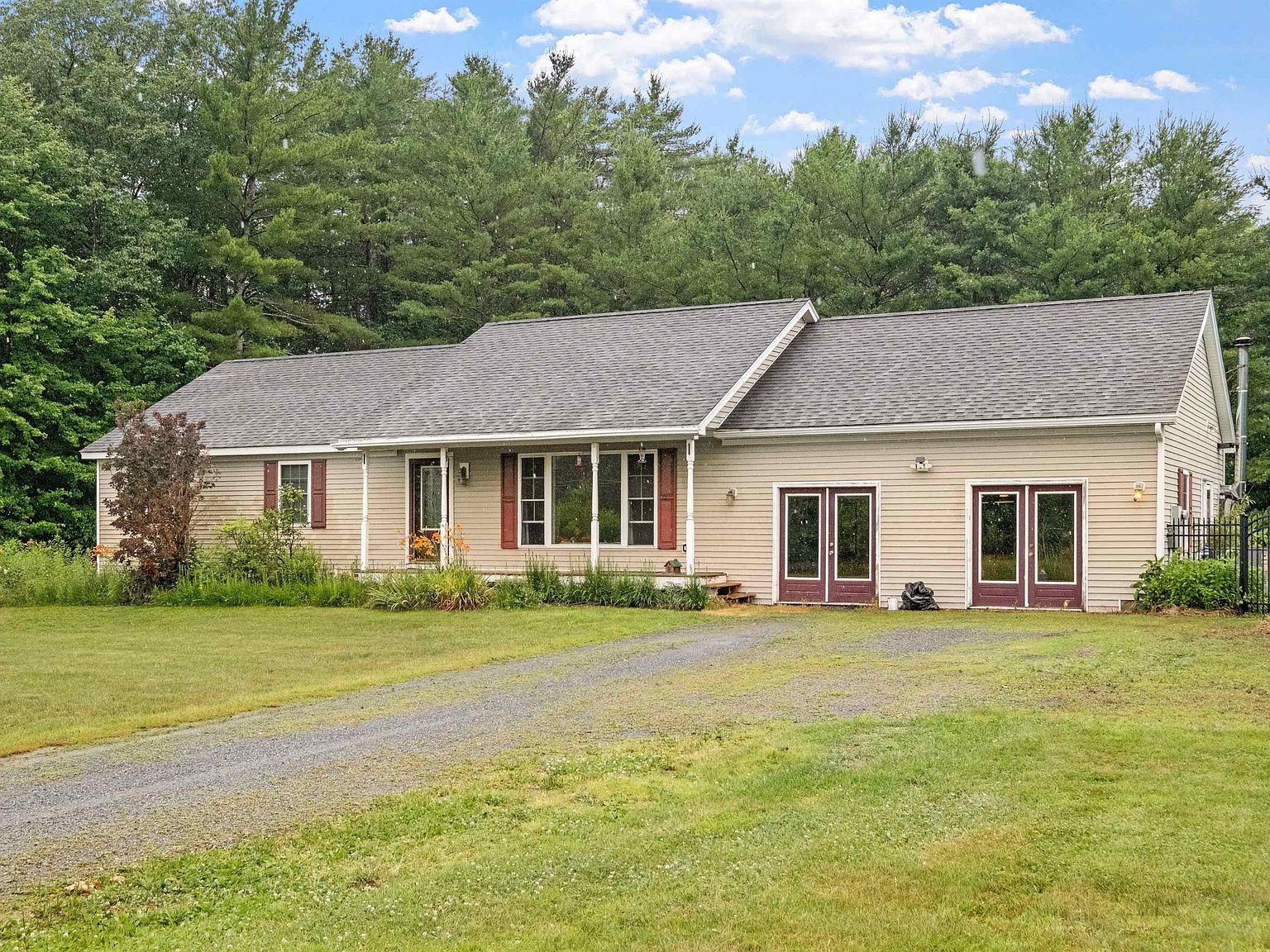 175 French Pond Rd North Haverhill, NH 03774 - Thumbnail 2