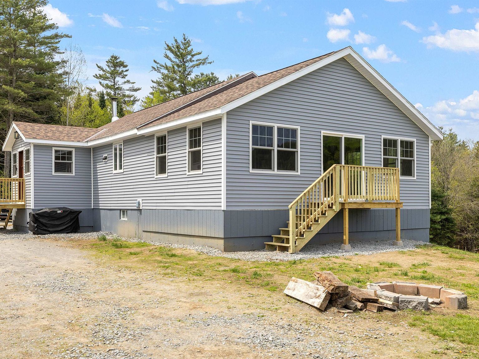 212 Chelsea Rd Corinth, VT 05039 - Thumbnail 2