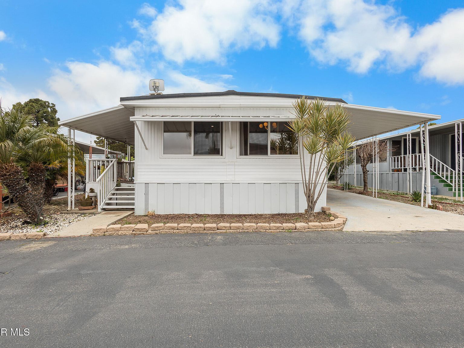 92 Gay Dr Ventura, CA 93003 - Thumbnail 2