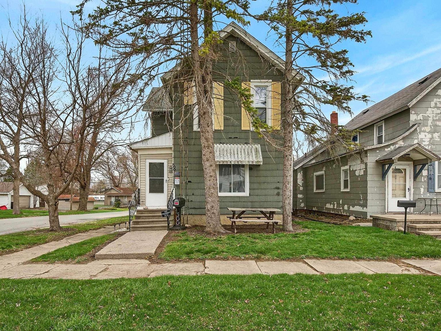 500 E King St Garrett, IN 46738  | Single Family