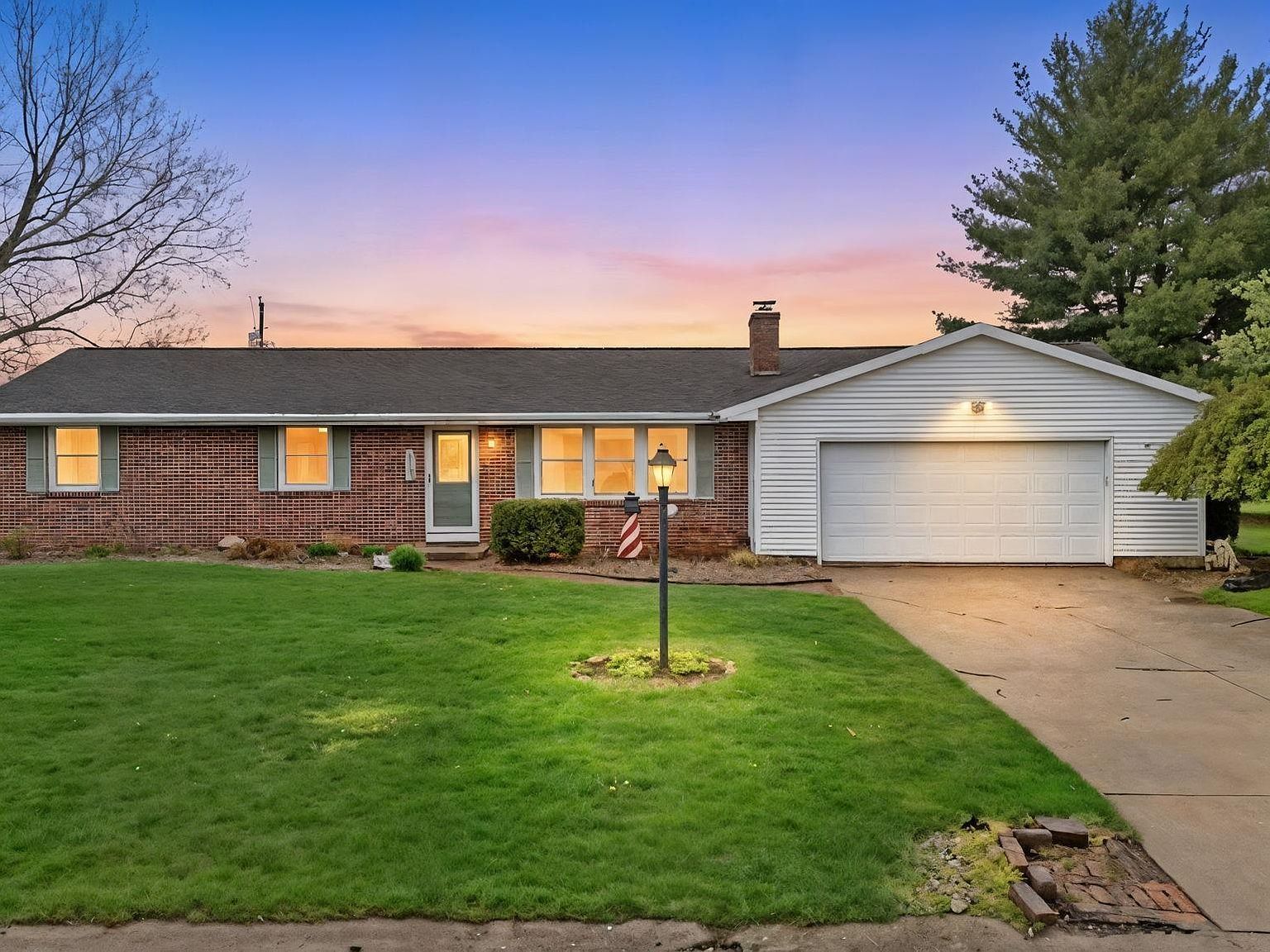 1402 Sunset Dr Winona Lake, IN 46590  | Single Family
