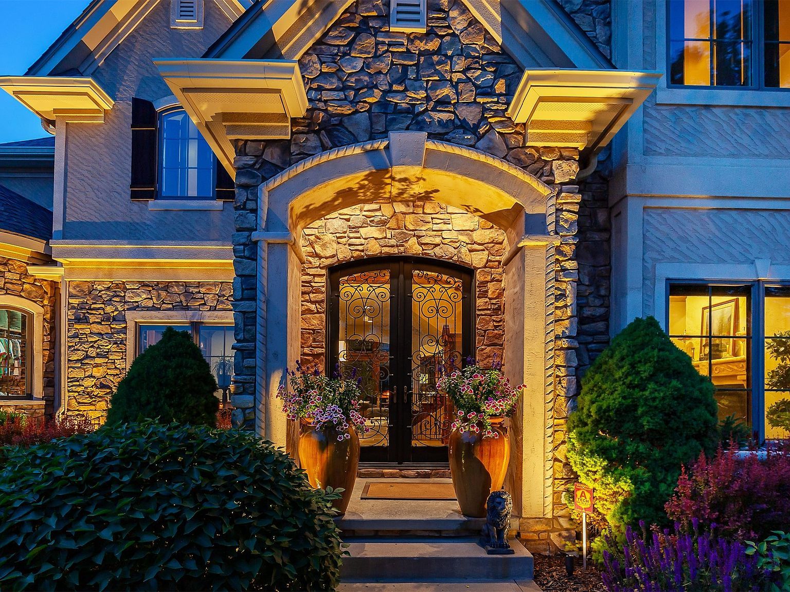 809 NE Bridge Creek Ct Grimes, IA 50111 - Thumbnail 2