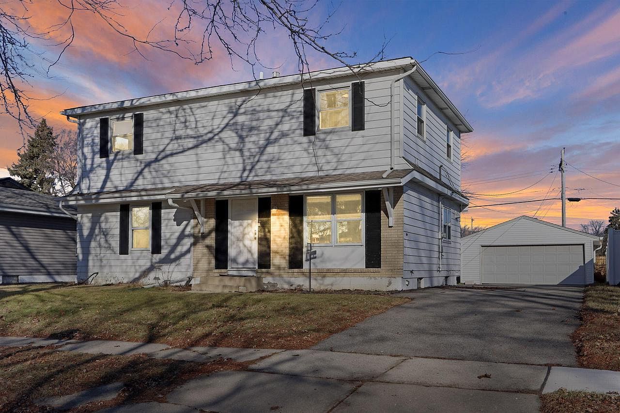 1926 88th St Kenosha, WI 53143 - Thumbnail 2