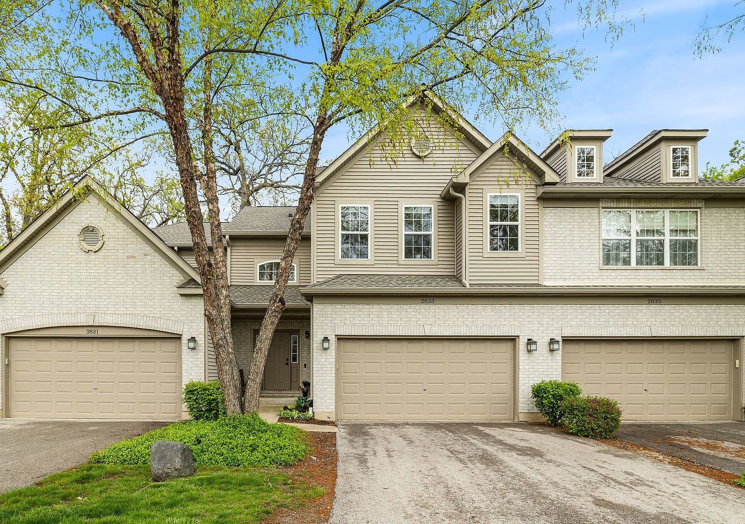 2833 Granite Ct Prairie Grove, IL 60012  | New build