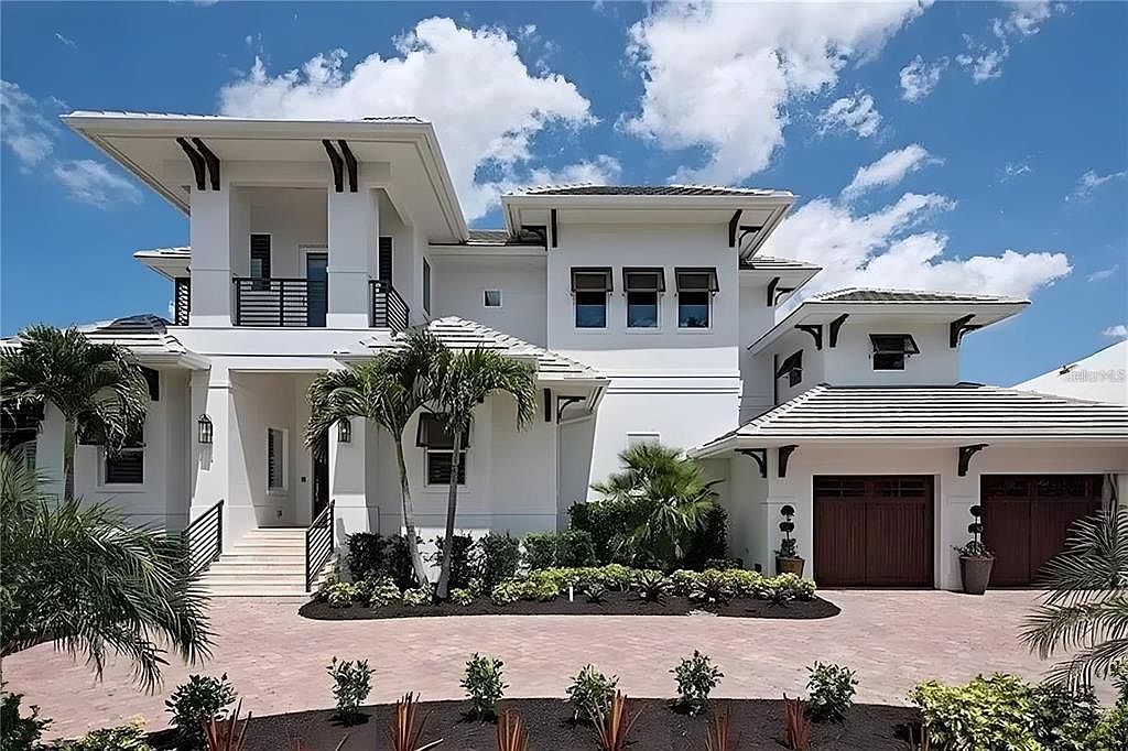 130 N Boulevard Of The Presidents Sarasota, FL 34236 - Thumbnail 2