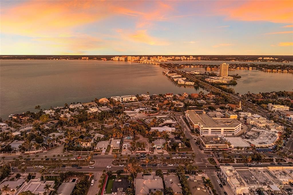 130 N Boulevard Of The Presidents LOT 8 Sarasota, FL 34236 - Thumbnail 2