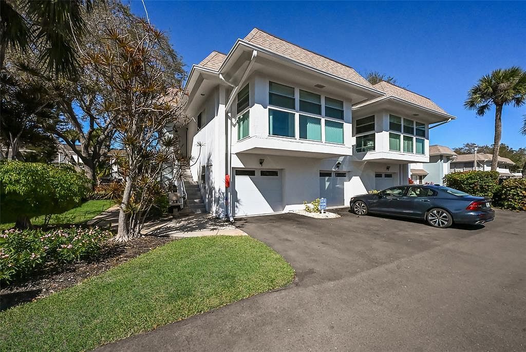 535 Sutton Pl Longboat Key, FL 34228 - Thumbnail 2