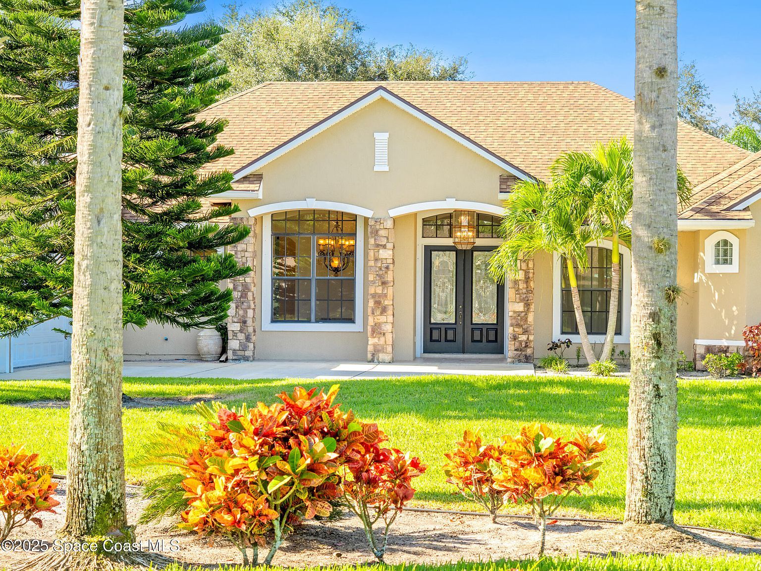 896 Yellow Wood Ct SE Palm Bay, FL 32909 - Thumbnail 2