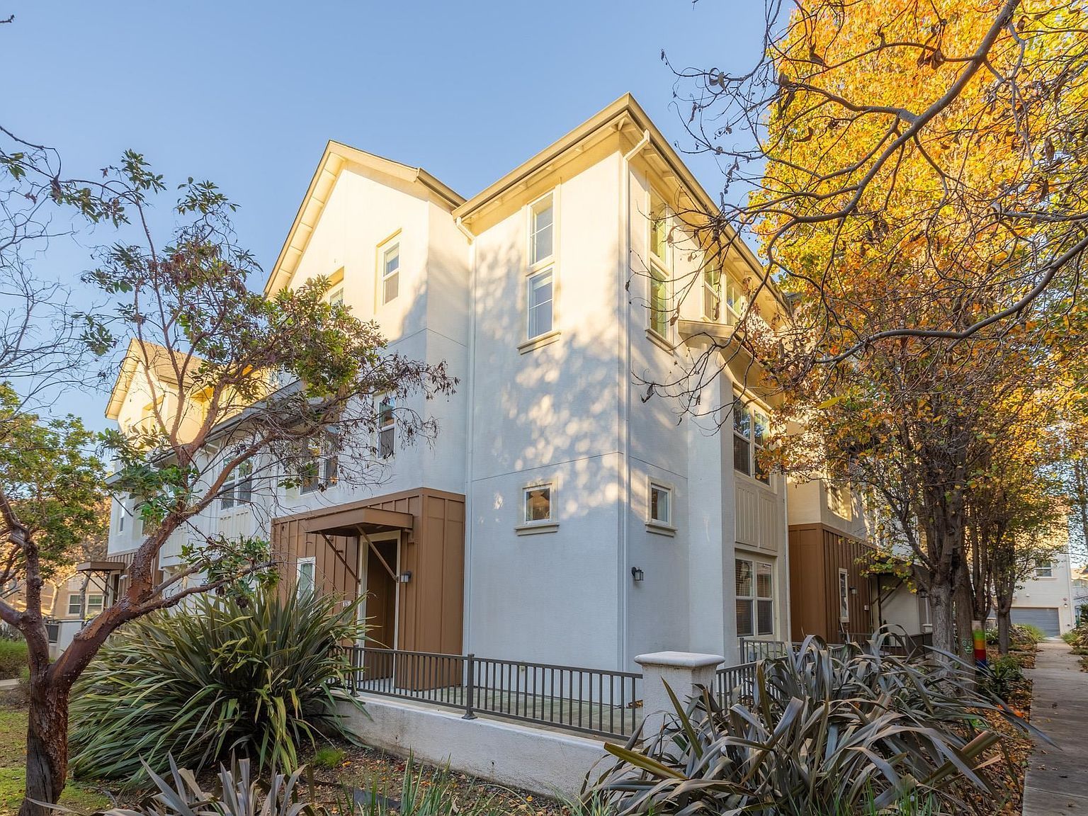 625 Staley Ave Hayward, CA 94541 - Thumbnail 2