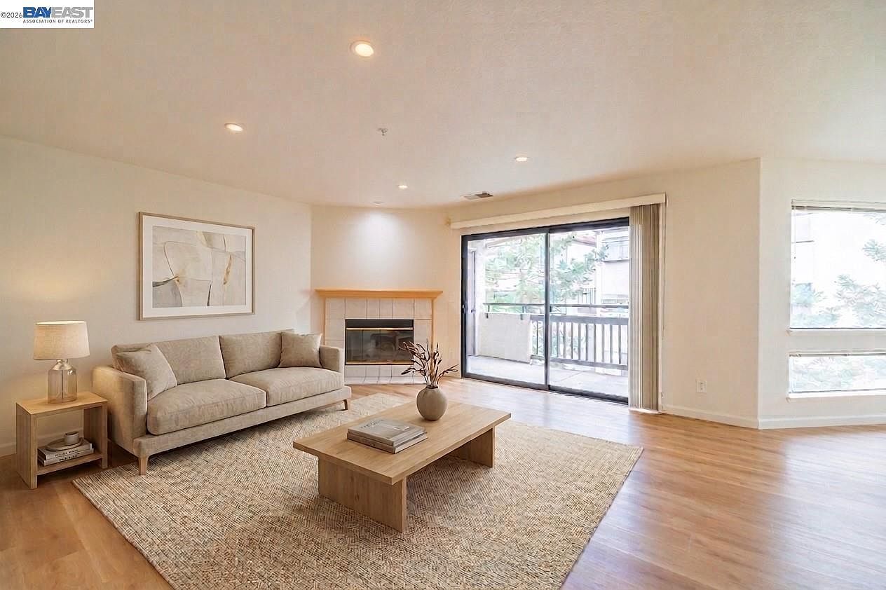 21103 Gary Dr APT 318A Hayward, CA 94546, 94546