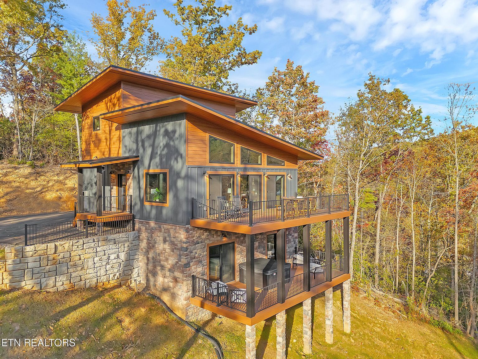 2671 Switchback Way Cosby, TN 37722 - Thumbnail 2