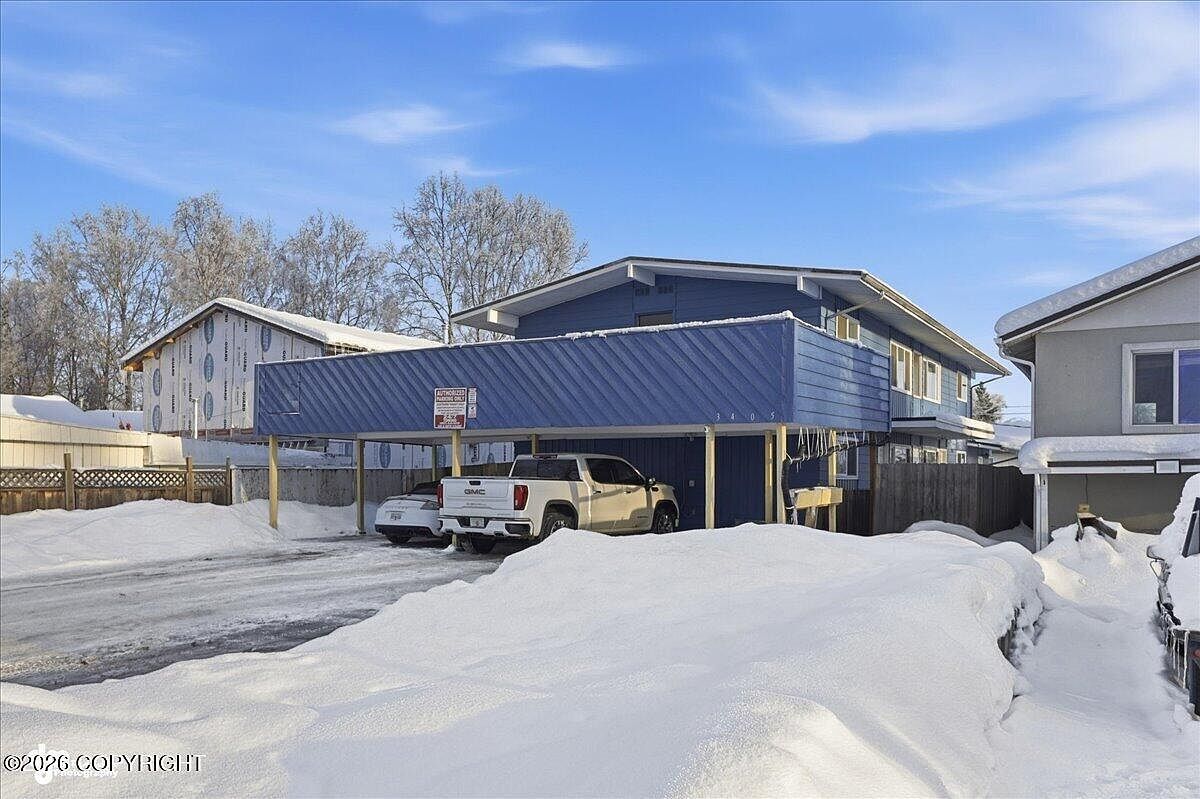 3405 Dorbrandt St Anchorage, AK 99503 - Thumbnail 2