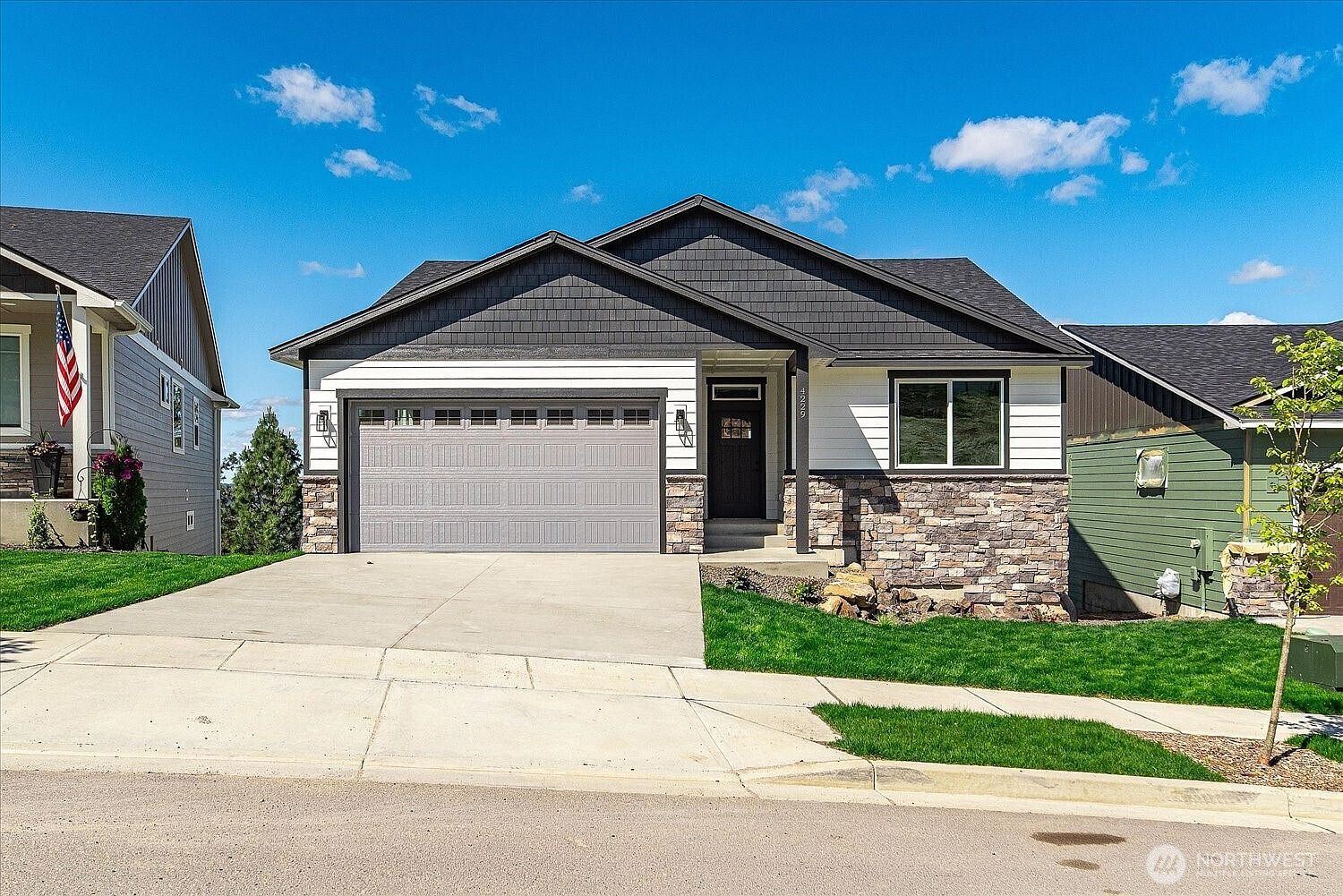 4229 W Tolliver Ct Spokane, WA 99208 - Thumbnail 2