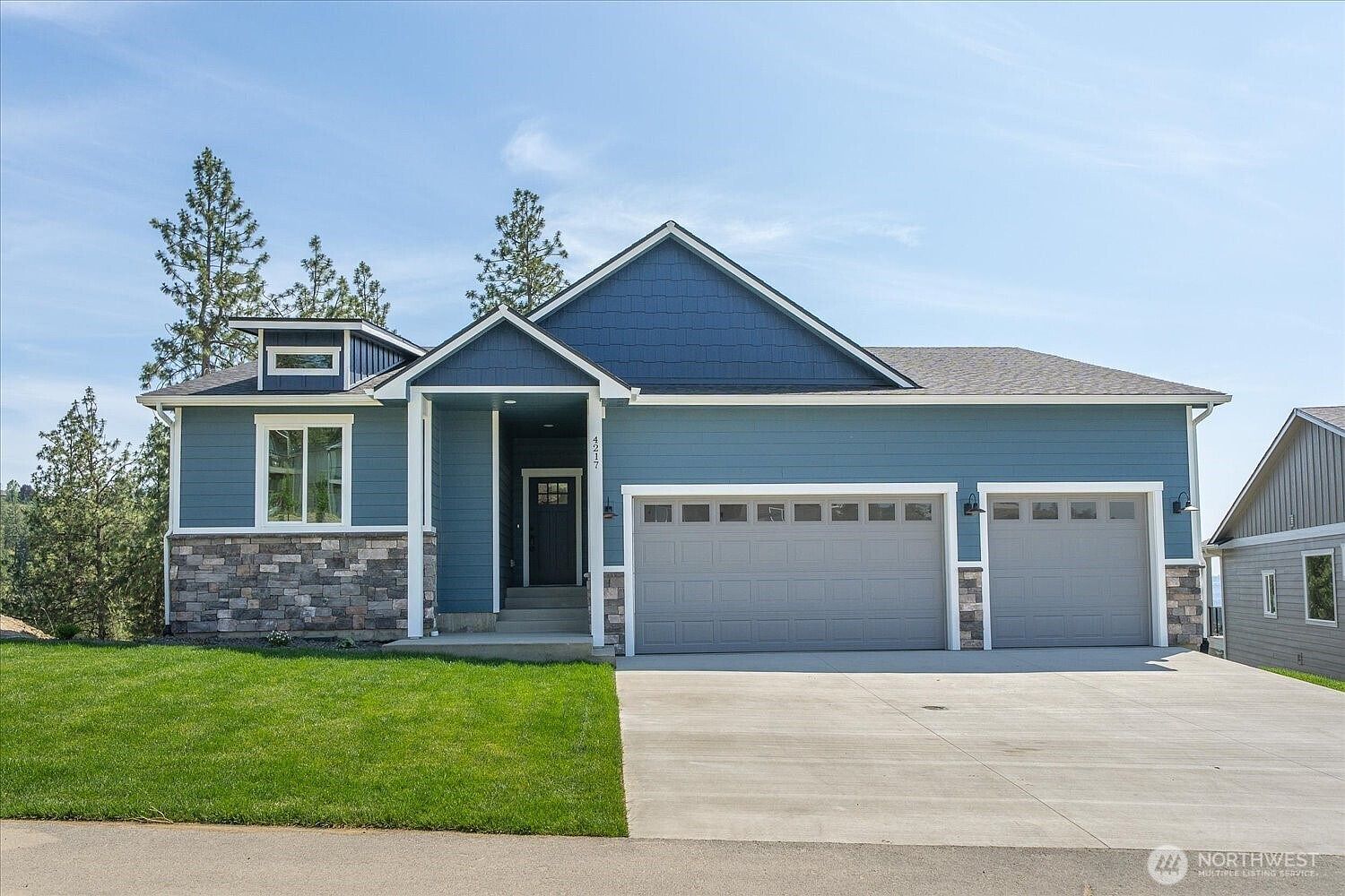 4217 W Tolliver Ct Spokane, WA 99208 - Thumbnail 2