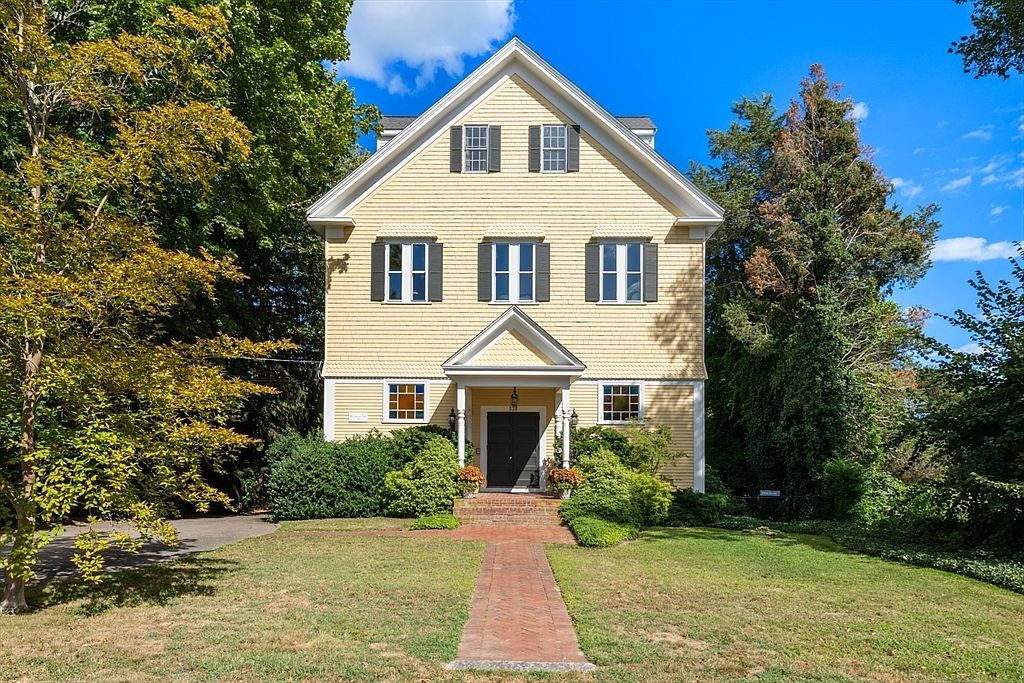 535 Washington St Duxbury, MA 02332, 2332