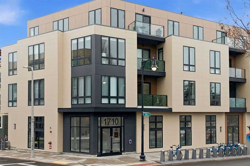 1710 Dorchester Ave #202 Dorchester, MA 02124, 2124