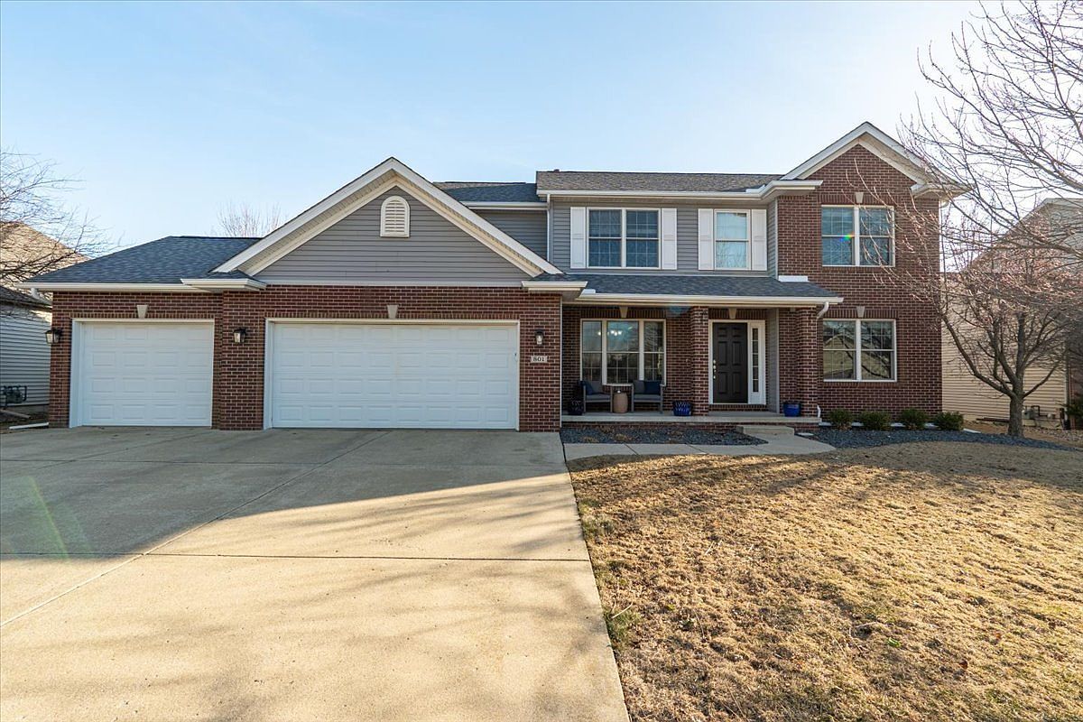 801 Balsam Rd Normal, IL 61761 - Thumbnail 2