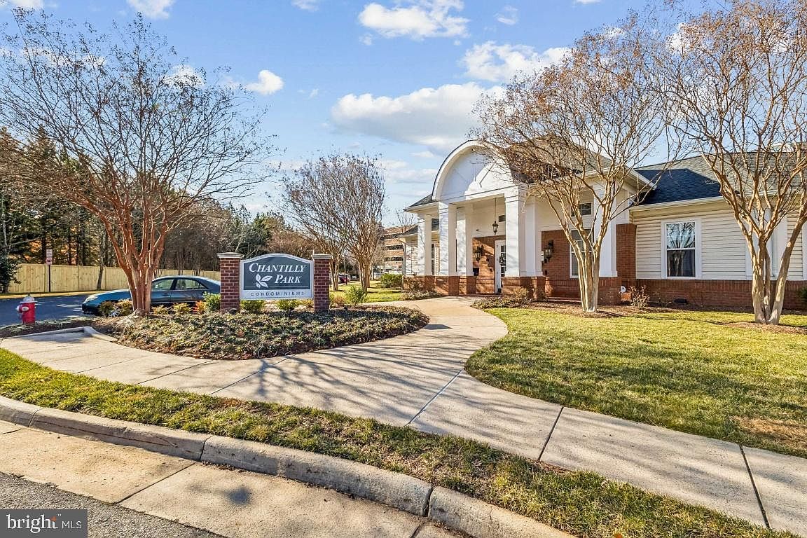 3810 Lightfoot St UNIT 404 Chantilly, VA 20151 - Thumbnail 2