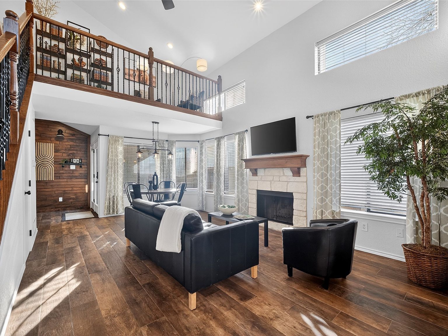 18040 Midway Rd APT 209 Dallas, TX 75287 - Thumbnail 2