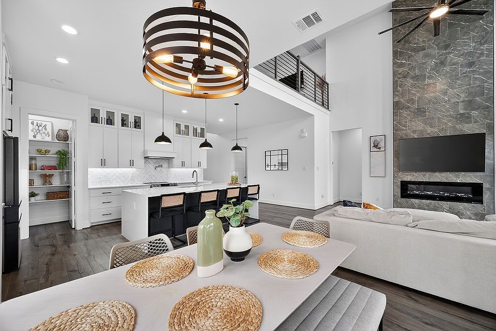 1322 Genoa Cir Garland, TX 75040  | Single Family