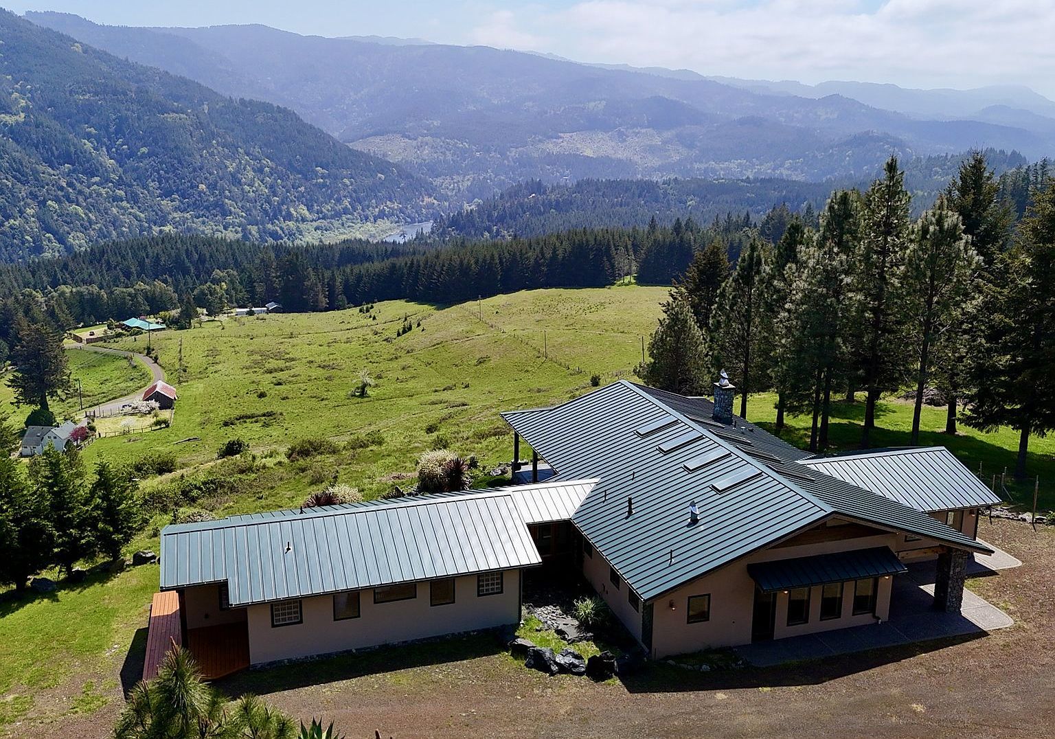 32855 Miller Ranch Rd Gold Beach, OR 97444 - Thumbnail 2