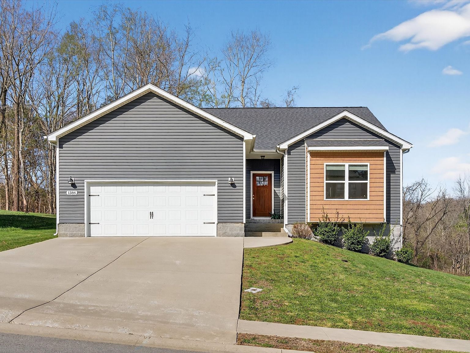1384 Sussex Dr Clarksville, TN 37042  | Single Family