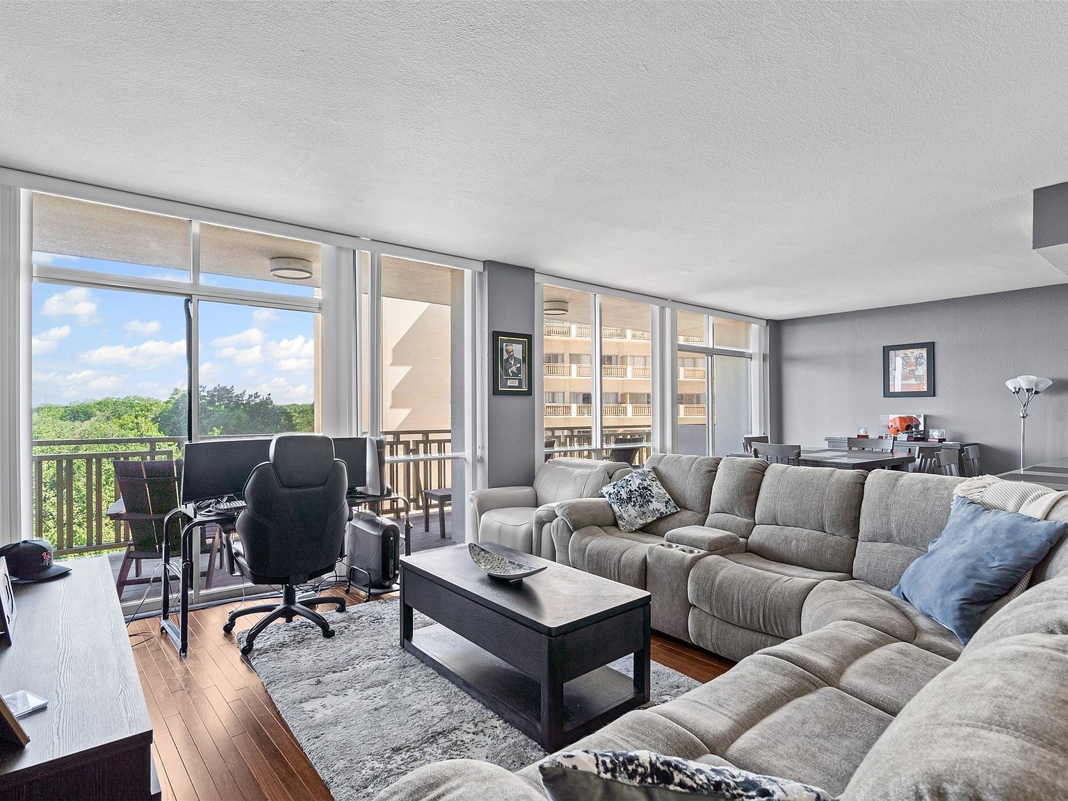 6211 W Northwest Hwy APT 500 Dallas, TX 75225 - Thumbnail 2