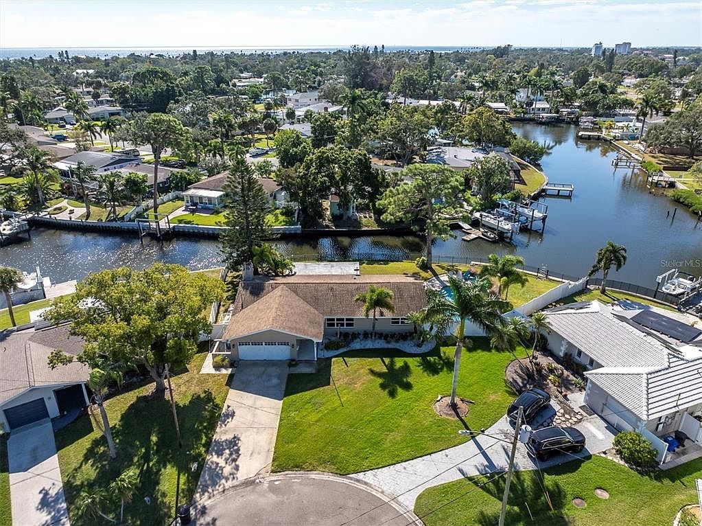 4812 Venetian Pl NE Saint Petersburg, FL 33703 - Thumbnail 2