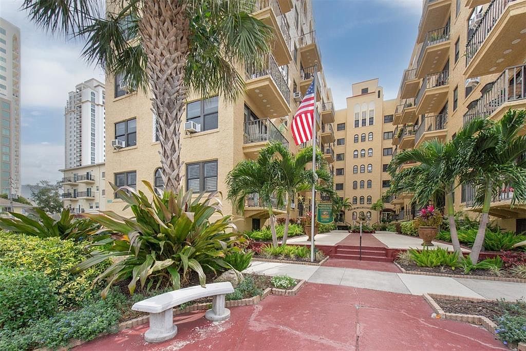 130 4th Ave N APT 201 Saint Petersburg, FL 33701 - Thumbnail 2