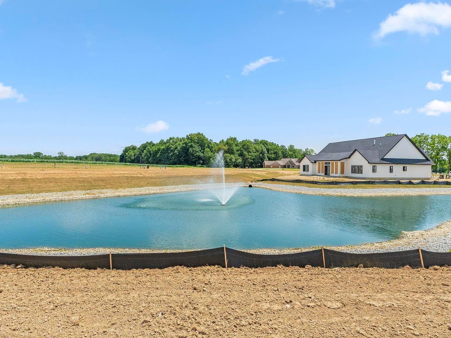 15354 Makarios Pass #9 Leo, IN 46765 - Thumbnail 2