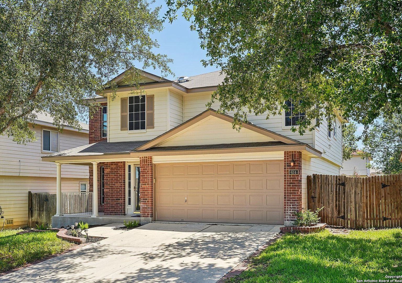 614 Granite Clf San Antonio, TX 78251 - Thumbnail 2