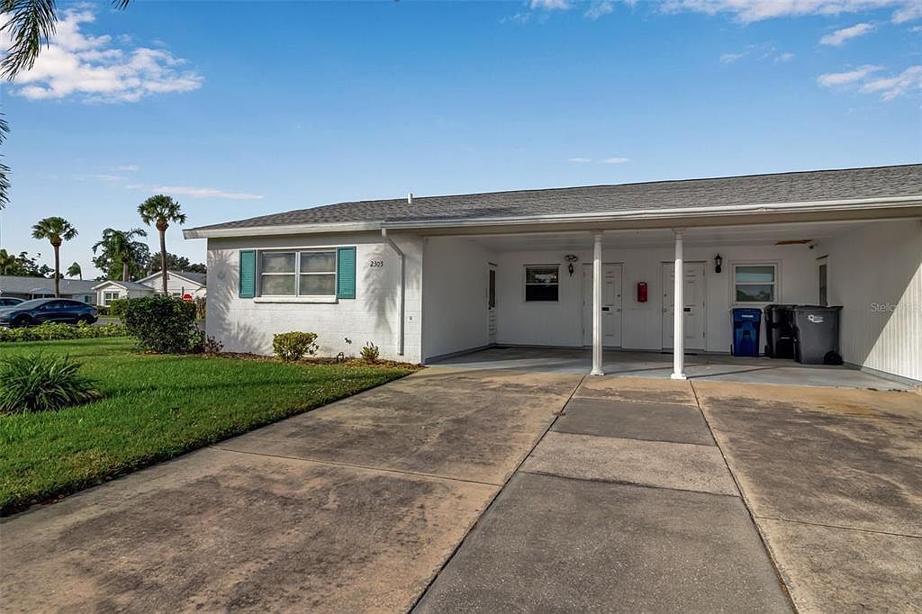 2305 Bayshore Gardens Pkwy Bradenton, FL 34207 - Thumbnail 2